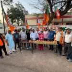 पश्चिम बंगाल, असम एवं पुडुचेरी में भाजपा की ऐतिहासिक विजय पर विधायक ललित चंद्राकर के निवास में मना हर्षोल्लास से जश्न, आतिशबाजी और ढोल-नगाड़ों के साथ कार्यकर्ताओं ने दी बधाई