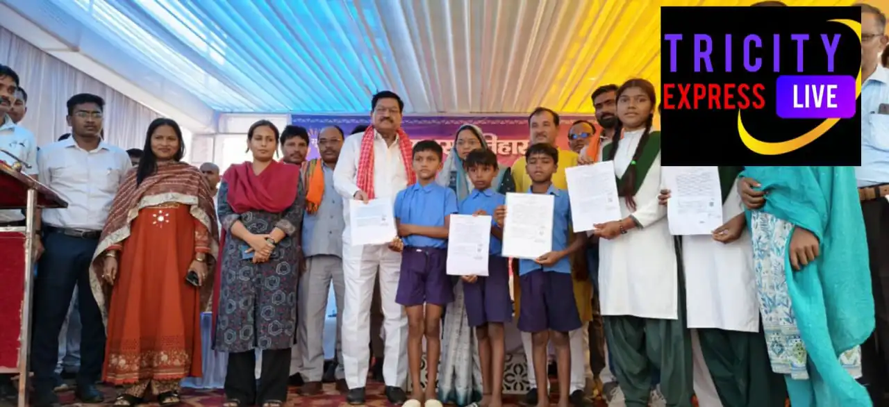 खाद्य मंत्री दयालदास बघेल ने जन समस्या निवारण शिविर में सुनीं जनता की समस्याएं