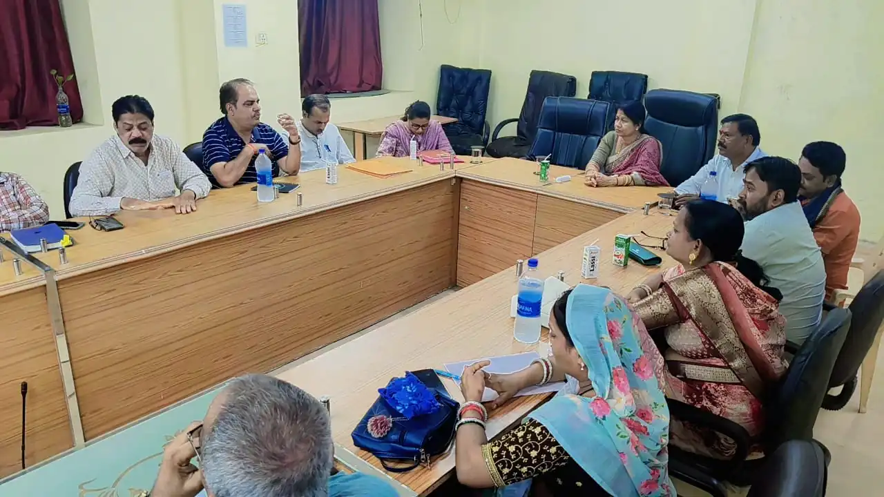 साफ-सफाई, पेयजल, सड़क, नाली एवं पाइपलाइन विस्तार कार्यों पर हुई विस्तृत चर्चा