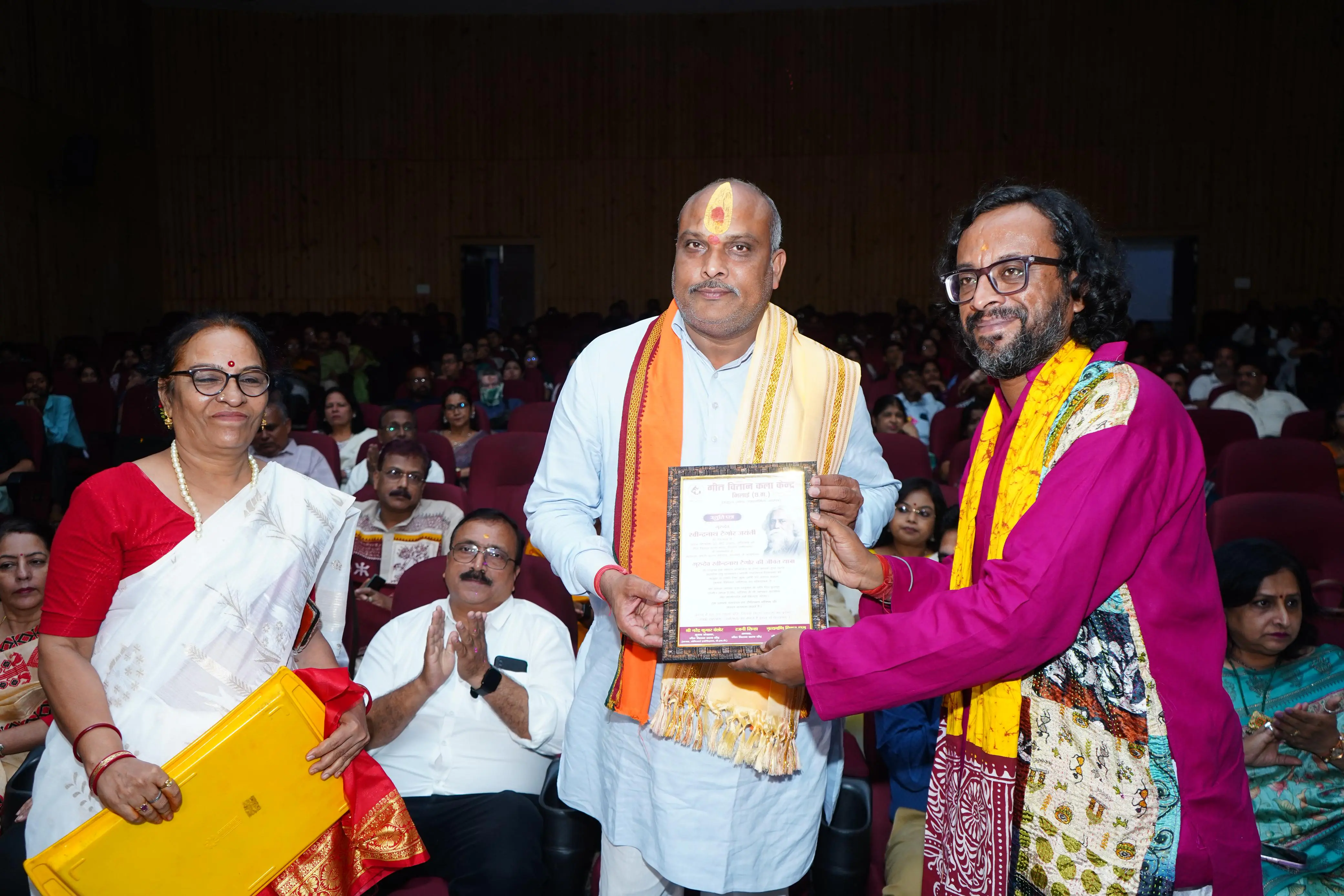 गुरुदेव रवींद्रनाथ टैगोर जयंती पर कविगुरु का सफल मंचन, विधायक ललित चंद्राकर ने कहा- टैगोर के विचार आज भी प्रासंगिक