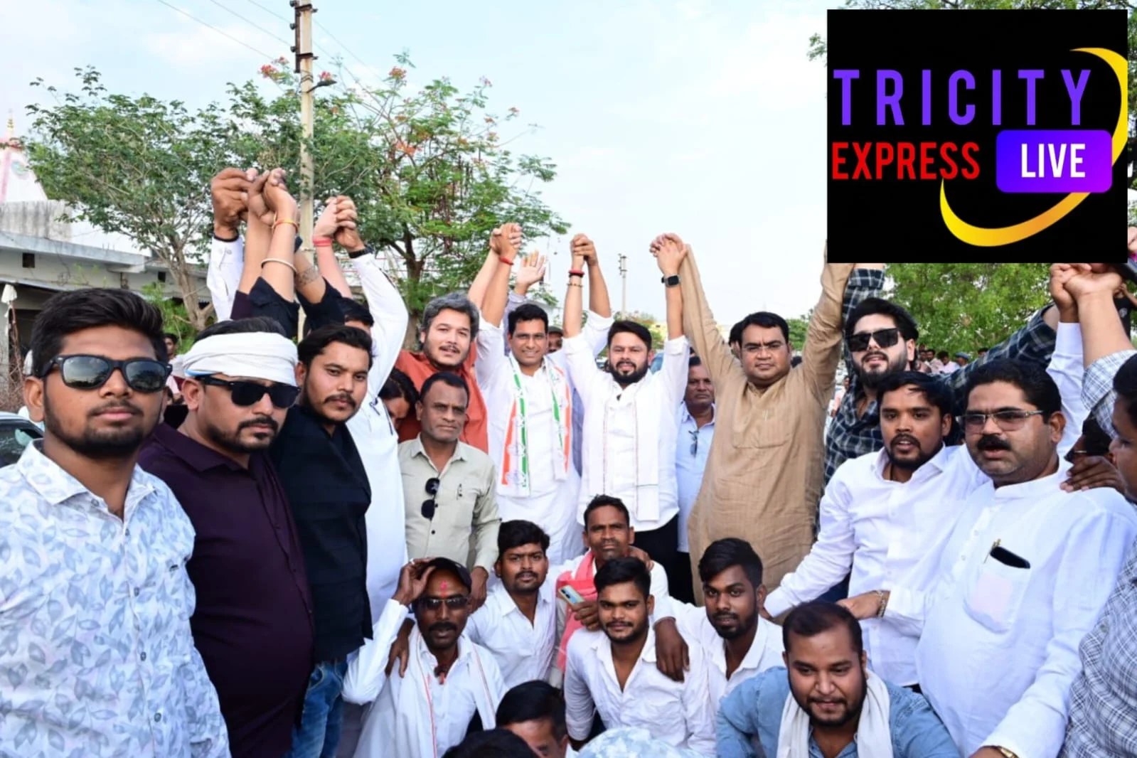 झिरिया में 300 से अधिक गौमाताओं की मौत के विरोध में युवा कांग्रेस द्वारा मंत्री दयालदास बघेल, रामविचार नेताम एवं विशेषर पटेल की प्रतीकात्मक शवयात्रा एवं दाहसंस्कार