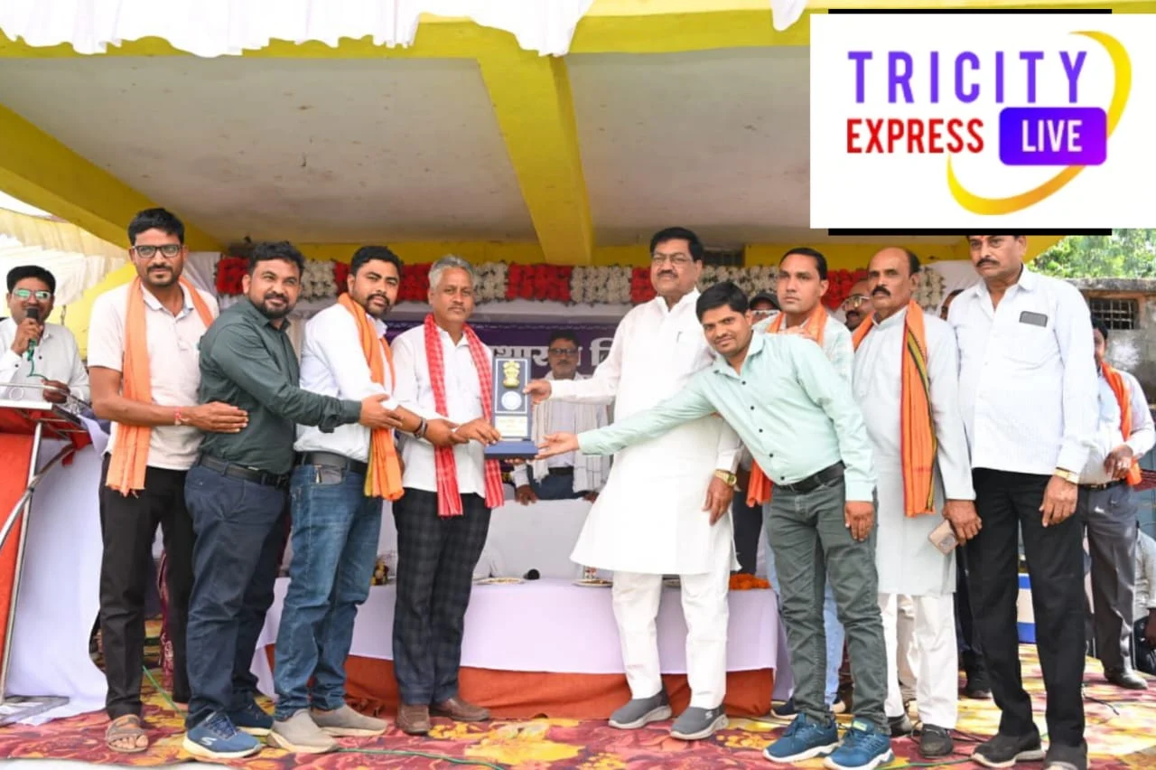 नारायणपुर में जनसमस्या निवारण शिविर बना जनसेवा का प्रभावी माध्यम, खाद्य मंत्री दयाल दास बघेल ने सुनीं ग्रामीणों की समस्याएं
