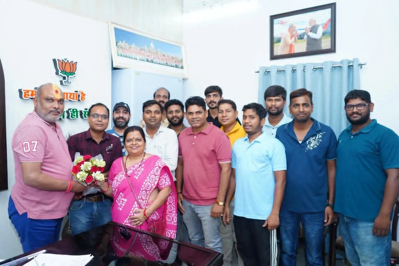 पश्चिम बंगाल चुनाव प्रचार से लौटने के बाद फिर शुरू हुआ जनदर्शन: दुर्ग ग्रामीण विधायक ललित चंद्राकर ने निवास में सुनीं जनता की समस्याएं