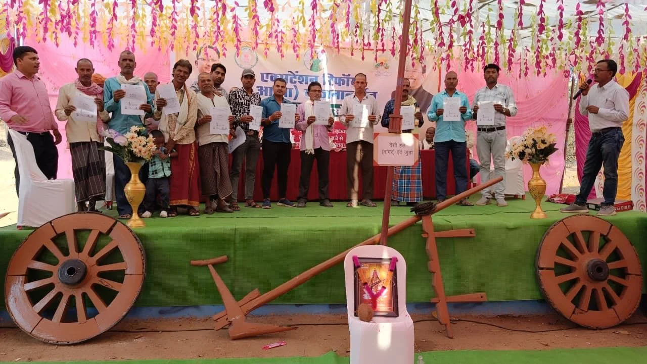 बेमेतरा जिले में 24 हजार से अधिक कृषकों को वितरित किए गए मृदा स्वास्थ्य कार्ड