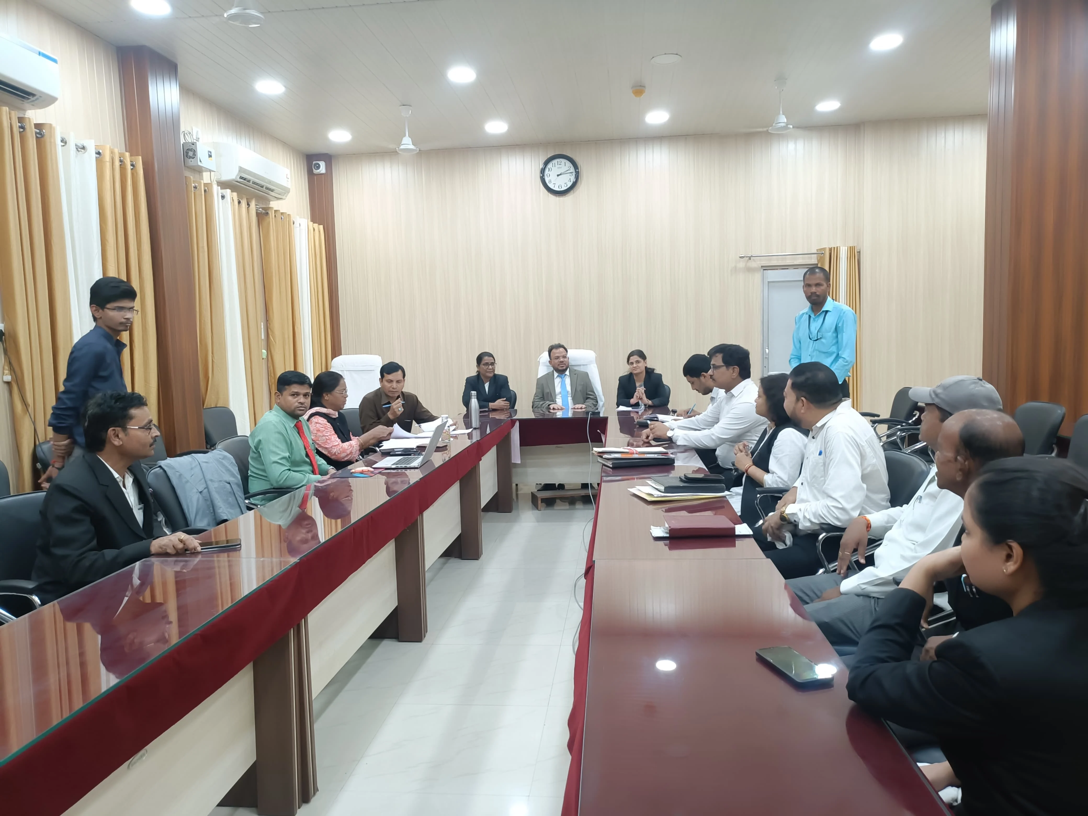 18 जुलाई को आयोजित होने वाली स्पेशल लोक अदालत की तैयारियों को लेकर महत्वपूर्ण बैठक संपन्न
