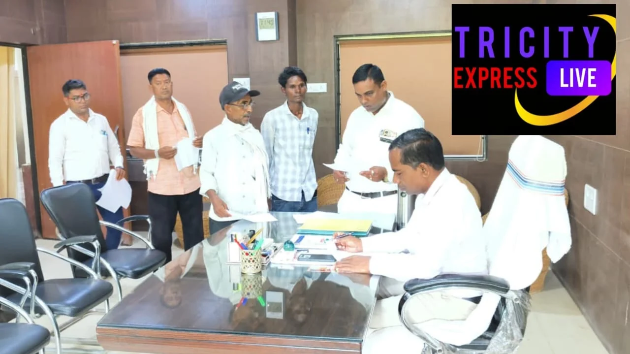 अपर कलेक्टर गुड्डूलाल जगत ने जनदर्शन में सुनी आमजन की समस्याएं, 40 आवेदनों पर त्वरित कार्यवाही के निर्देश, कई मामलों का मौके पर समाधान