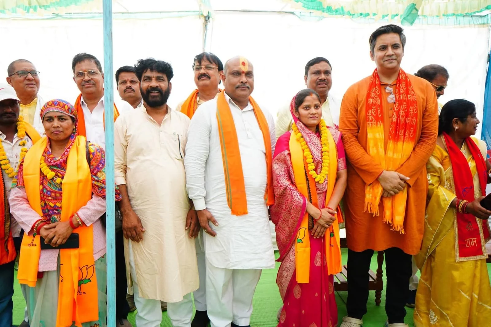 घुमका नगर पंचायत चुनाव: भाजपा प्रत्याशियों की नामांकन रैली में उमड़ा जनसैलाब