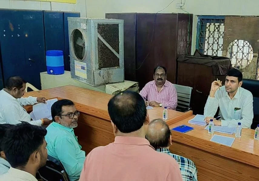 फर्जी टैक्स वसूली पर लगेगी रोक, निगम ने सहायक राजस्व निरीक्षकों को जारी किए पहचान पत्र