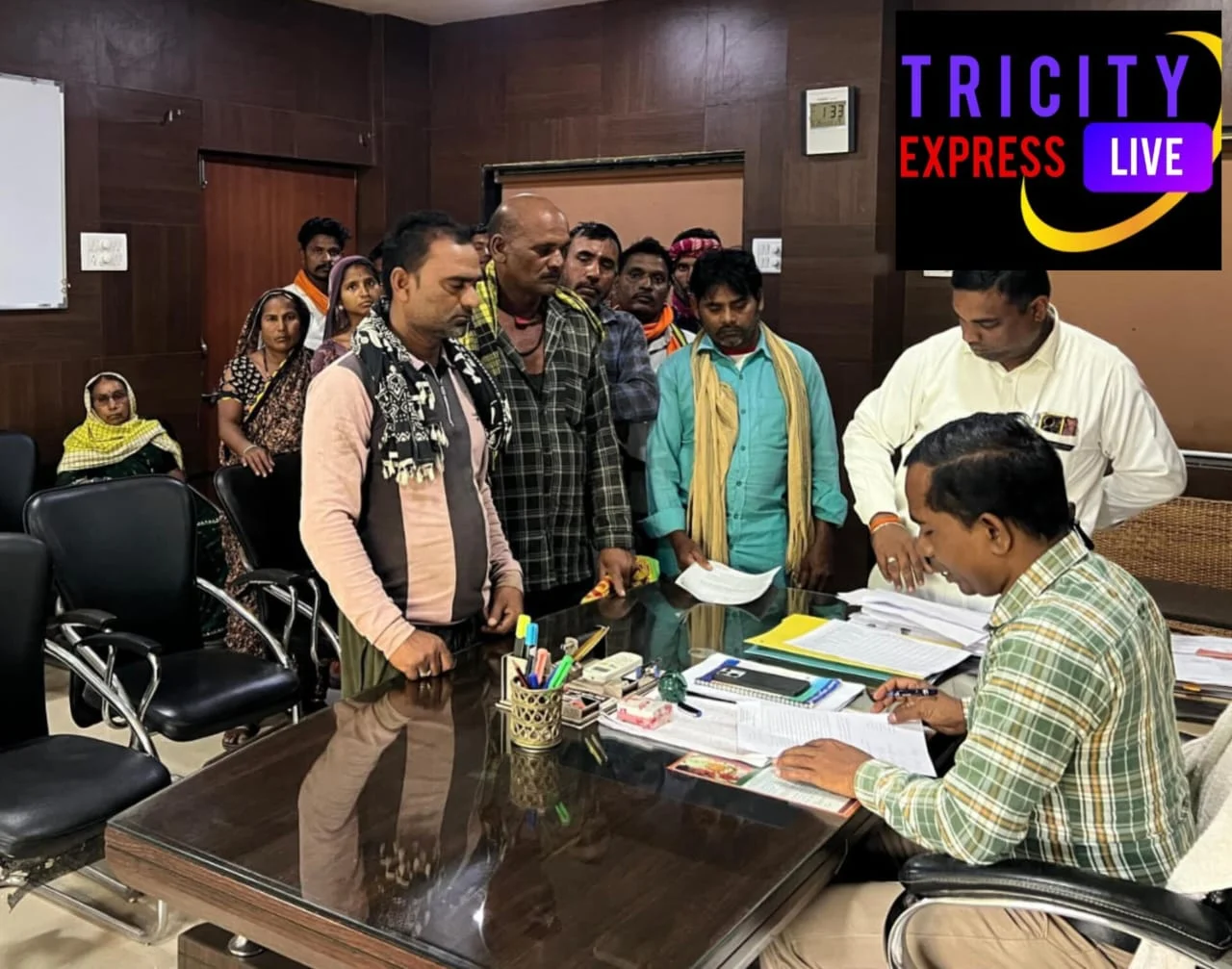 अपर कलेक्टर गुड्डूलाल जगत ने जनदर्शन में सुनी आमजन की समस्याएं,।60 आवेदनों पर त्वरित कार्यवाही के निर्देश, कई मामलों का मौके पर समाधान