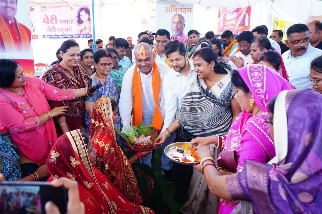 ग्राम पुरई में ‘सुशासन तिहार’ के तहत गोद भराई रस्म का आयोजन,  विधायक ललित चन्द्राकर ने गर्भवती महिलाओं को प्रदान की सुपोषण टोकरी
