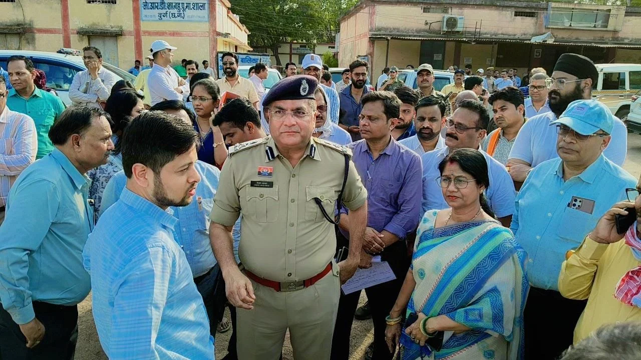 मुख्यमंत्री के आगमन की तैयारियों का महापौर एवं कलेक्टर ने लिया जायजा, मुख्यमंत्री के आगमन को लेकर तैयारियां तेज, महापौर-कलेक्टर ने किया निरीक्षण