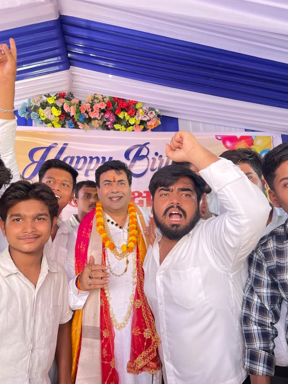 जिला कांग्रेस कमेटी अध्यक्ष धीरज बाकलीवाल के जन्मदिवस कार्यक्रम में सैकड़ों साथियों के साथ शामिल हुए युवा कांग्रेस नेता आयुष शर्मा