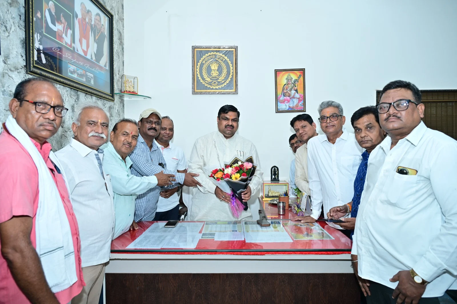 श्री साई मंदिर समिति की नई कार्यकारिणी ने जनप्रतिनिधियों से लिया मार्गदर्शन, मंदिर के विकास पर की चर्चा