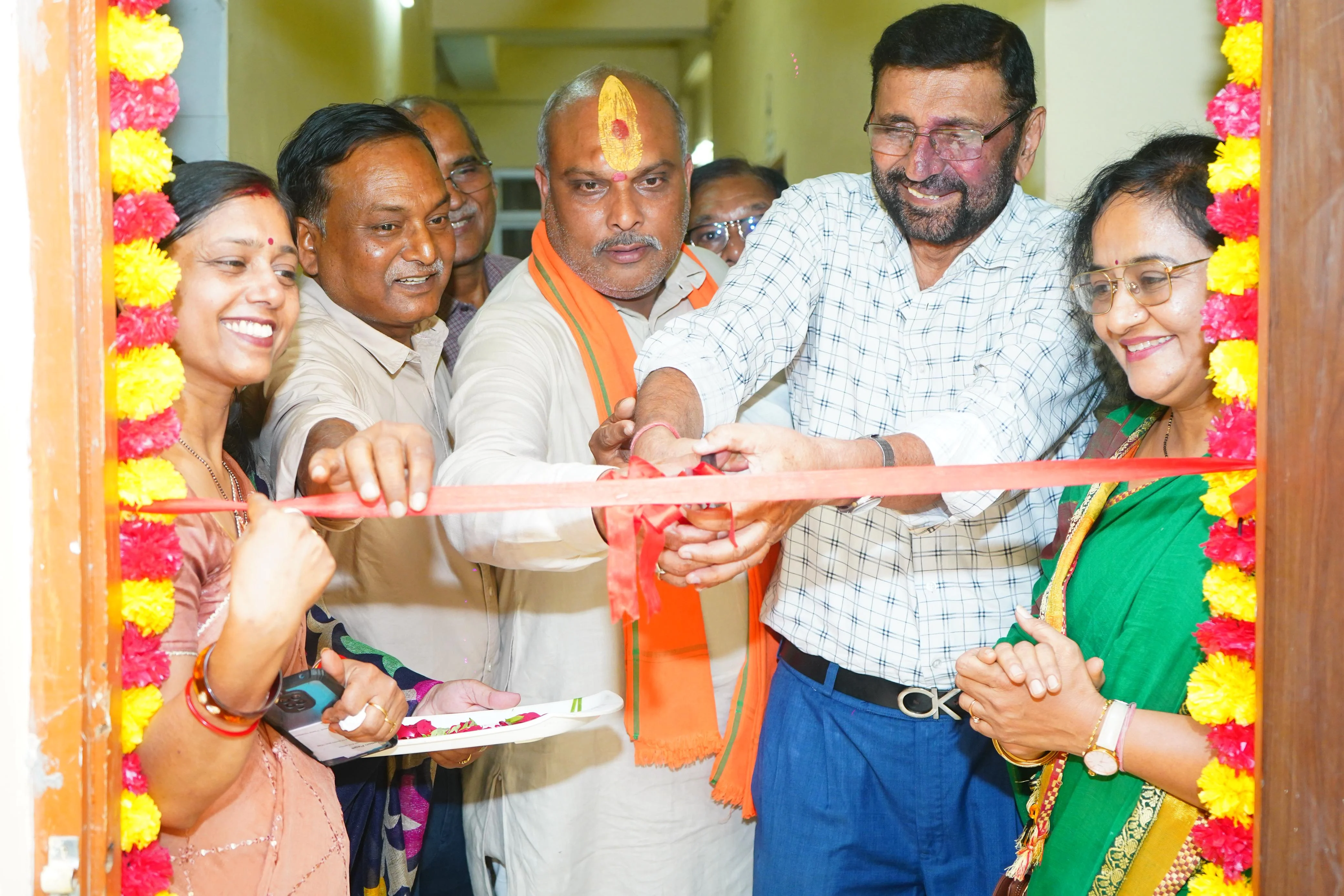 तालपुरी बी ब्लॉक में वरिष्ठ नागरिकों के लिए अतिरिक्त कक्ष का लोकार्पण, विधायक ललित चंद्राकर बोले – वरिष्ठजन समाज की अमूल्य धरोहर, उनकी सेवा हमारा दायित्व