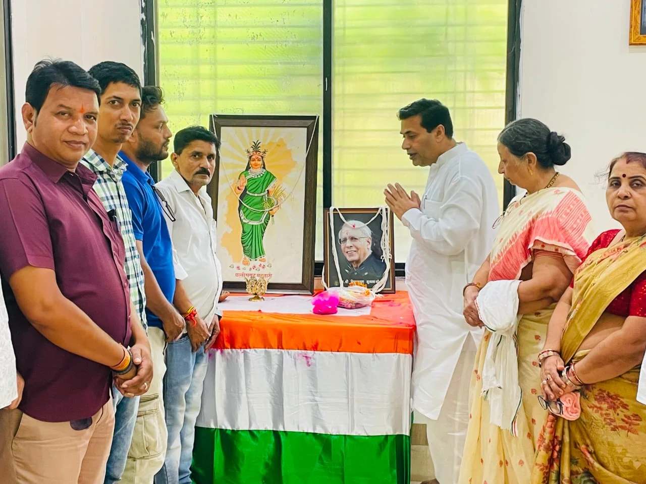 शहीद दिवस के रूप में मनाई गई पंडित विद्या चरण शुक्ल की पुण्यतिथि