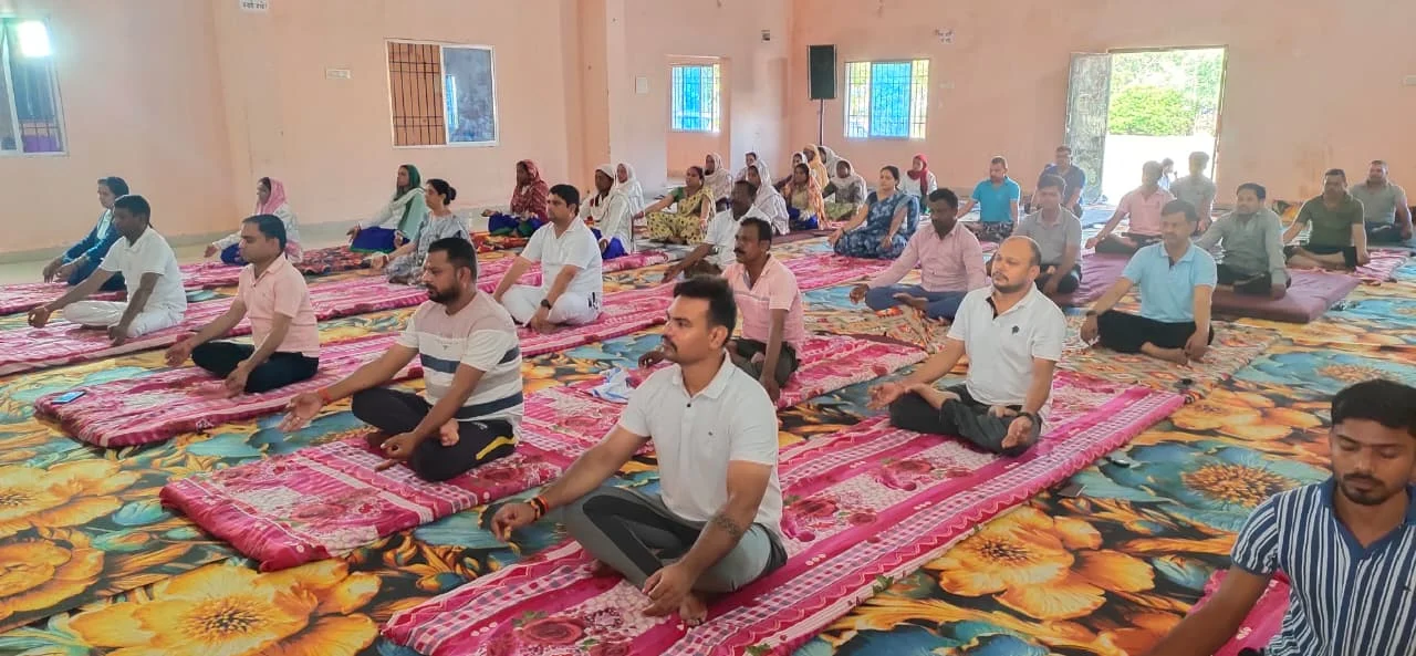 अंतर्राष्ट्रीय योग दिवस पर नगर पंचायत साजा द्वारा सामूहिक योग कार्यक्रम का आयोजन