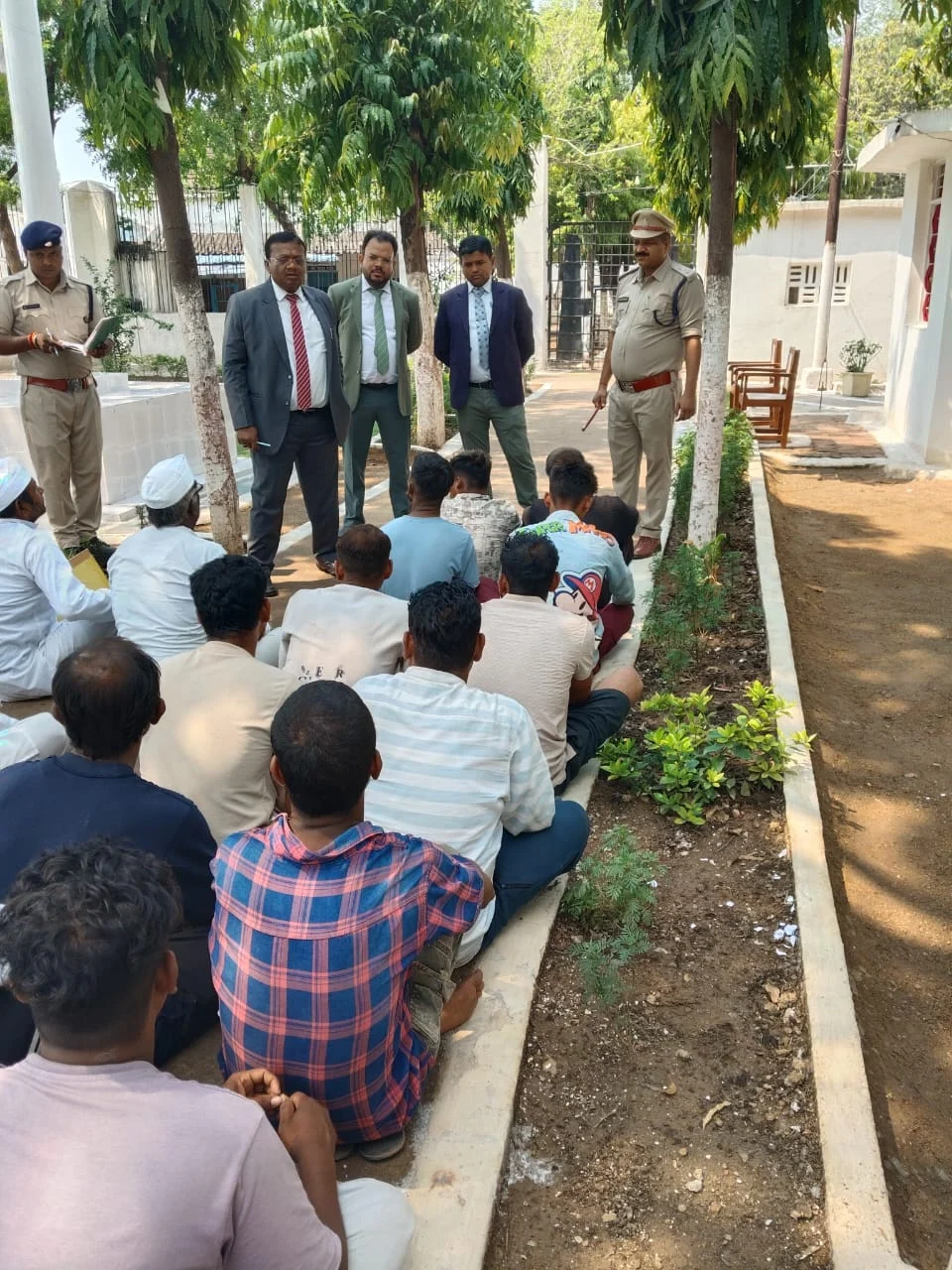 डीजे ने केन्द्रीय जेल दुर्ग का किया गया निरीक्षण, बंदियों के अधिकारों, मूलभूत सुविधाओं एवं सुधारात्मक व्यवस्थाओं की हुई व्यापक समीक्षा