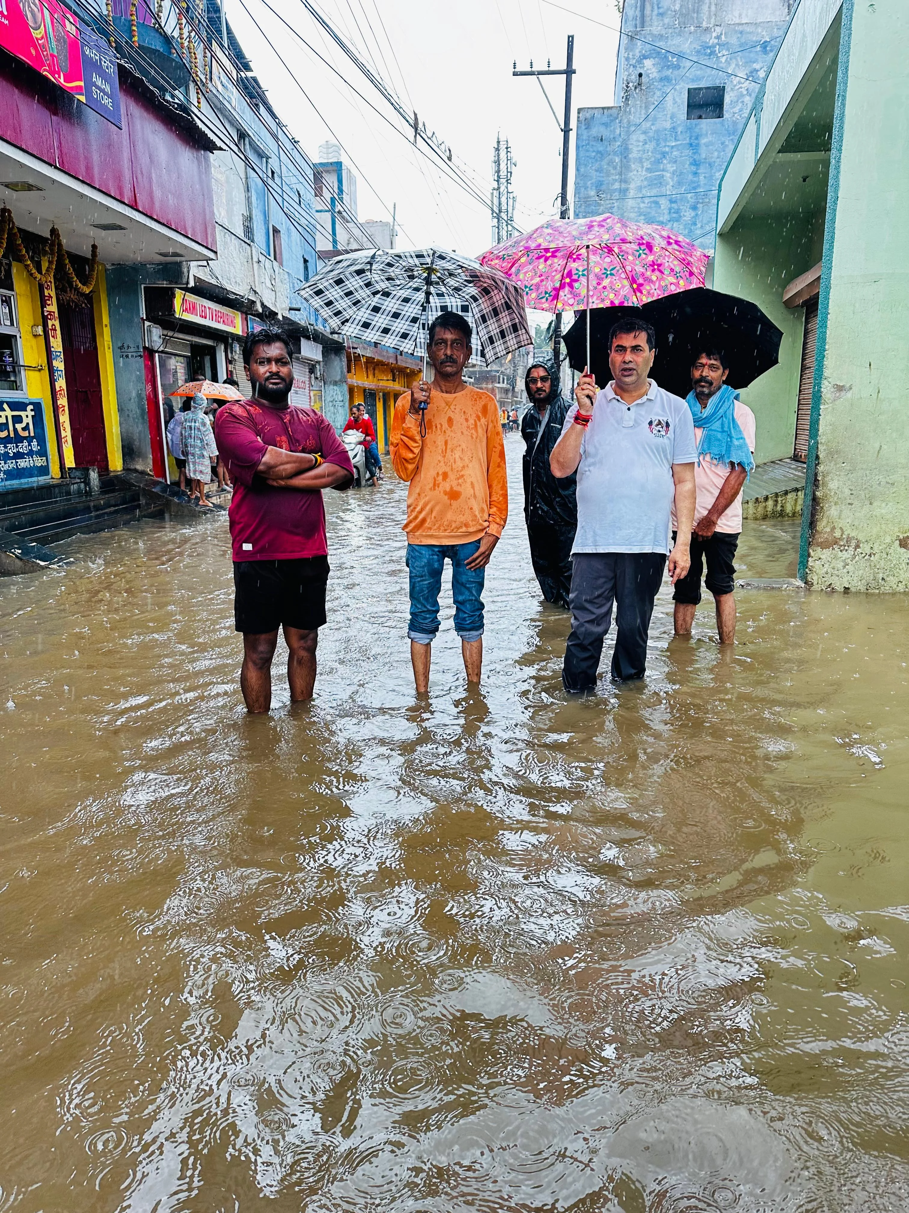 बारिश ने खोली निगम की तैयारियों की पोल, कई वार्डों में घरों तक पहुंचा पानी: धीरज बाकलीवाल