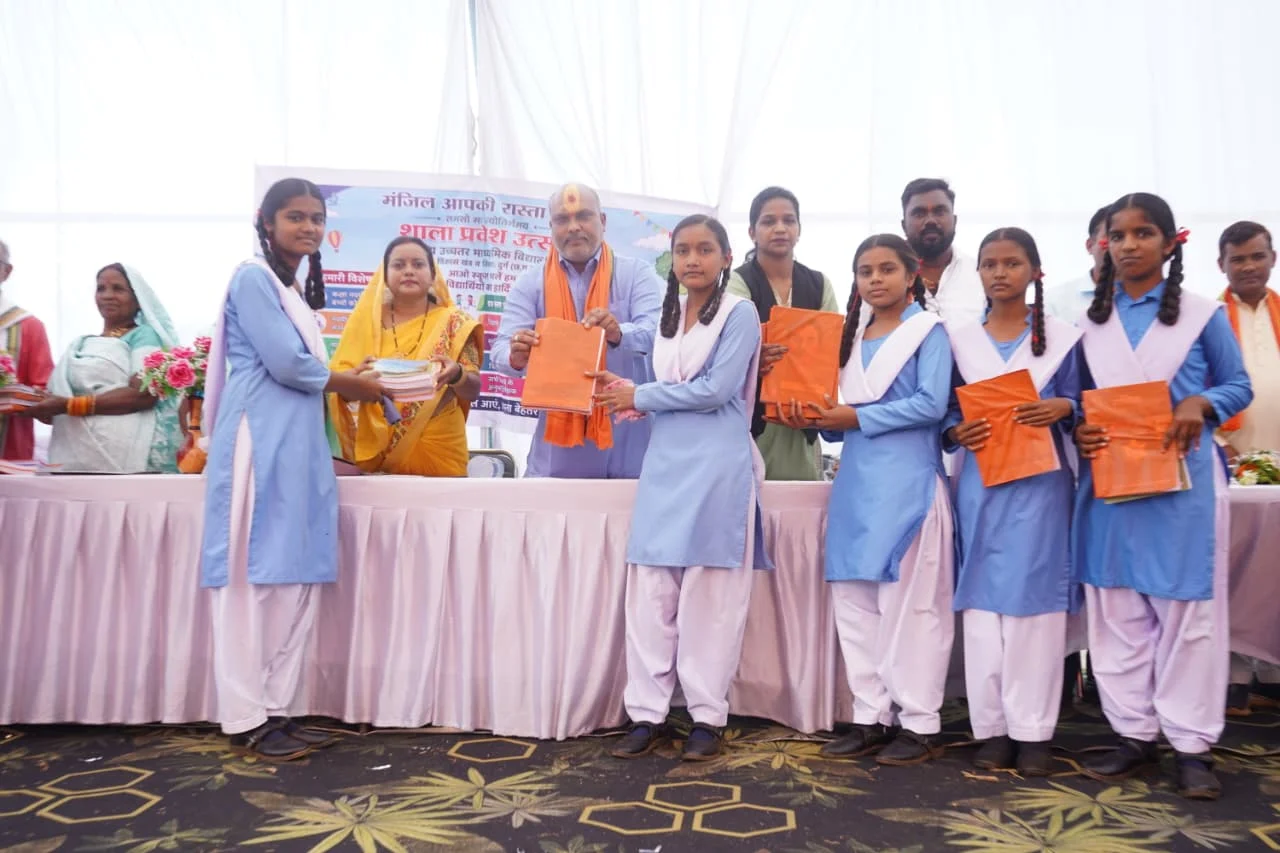 शिक्षा ही आधार- शासकीय हाई स्कूल बोरई में शाला प्रवेशोत्सव एवं 7 लाख के अतिरिक्त कक्ष का भूमिपूजन सम्पन्न