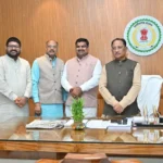 मुख्यमंत्री विष्णु देव साय को बोल बम समिति के संयोजक जितेन्द्र वर्मा ने 17 अगस्त को आयोजित विशाल बोल बम कांवर यात्रा में किया आमंत्रित