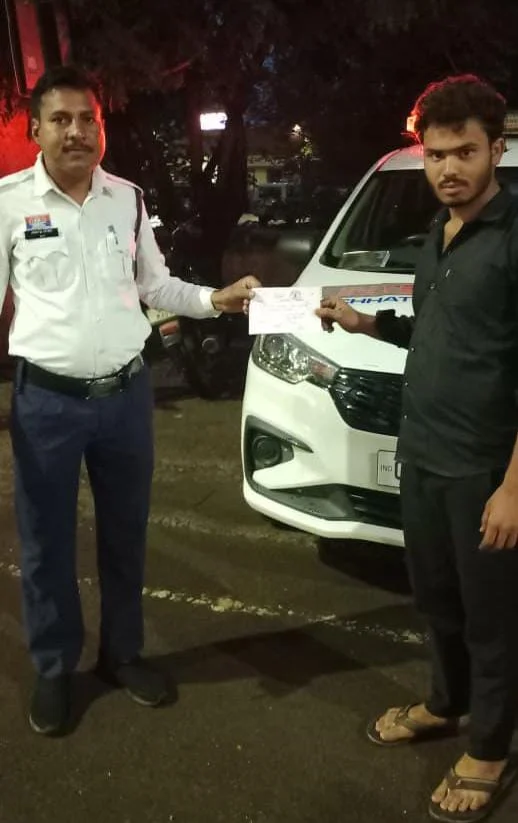 यातायात नियमों का उल्लंघन करने वाले 06 वाहन चालको पर बेमेतरा पुलिस की सख्त कार्रवाई