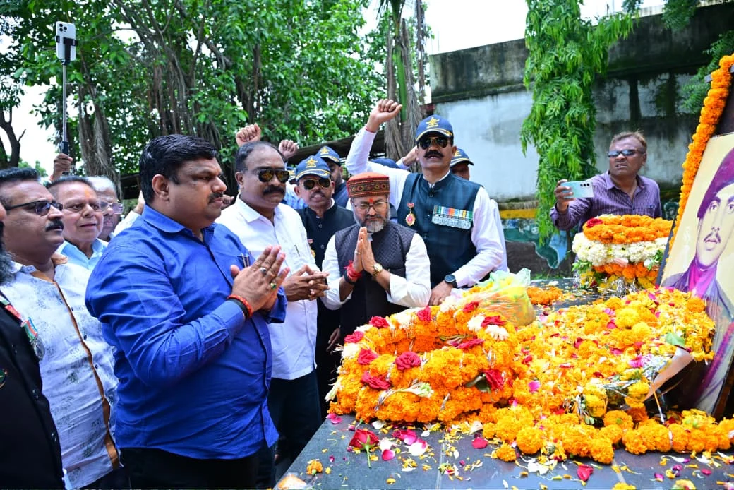 शहीद कौशल यादव के बलिदान को शिक्षा मंत्री गजेन्द्र यादव ने किया नमन