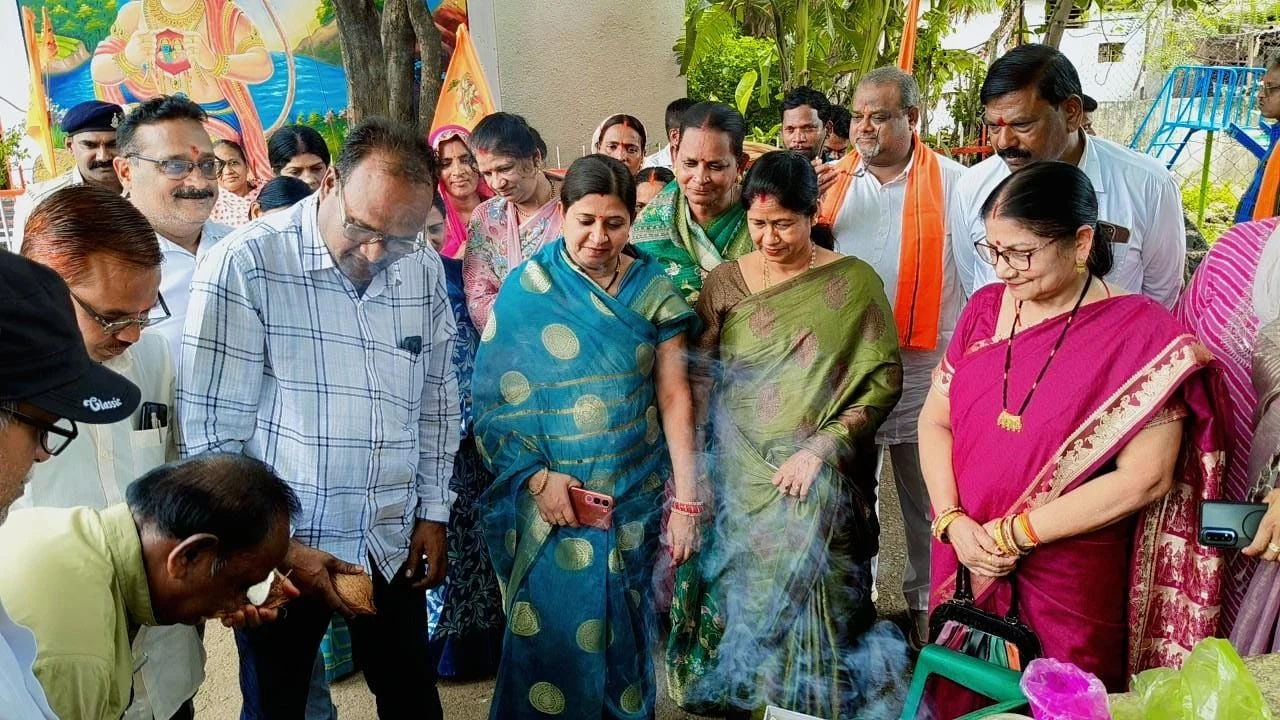 नगर निगम दुर्ग में पूर्णकालिक आयुक्त की शीघ्र नियुक्ति की मांग, महापौर ने उपमुख्यमंत्री से मुलाकात कर सौंपा पत्र