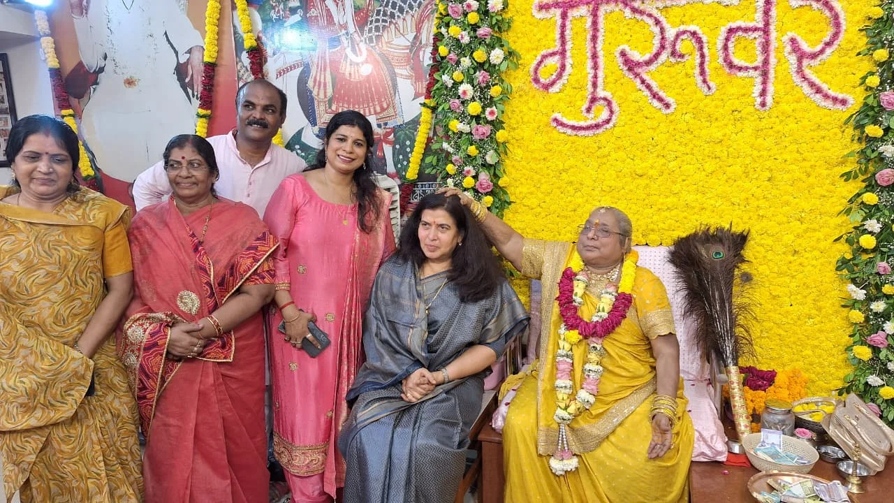 गुरु पूर्णिमा पर रामदेव बाबा दरबार में उमड़ा आस्था का सैलाब, भक्तमाता शांतादेवी बापजी के दर्शन के लिए लगी लंबी कतारें