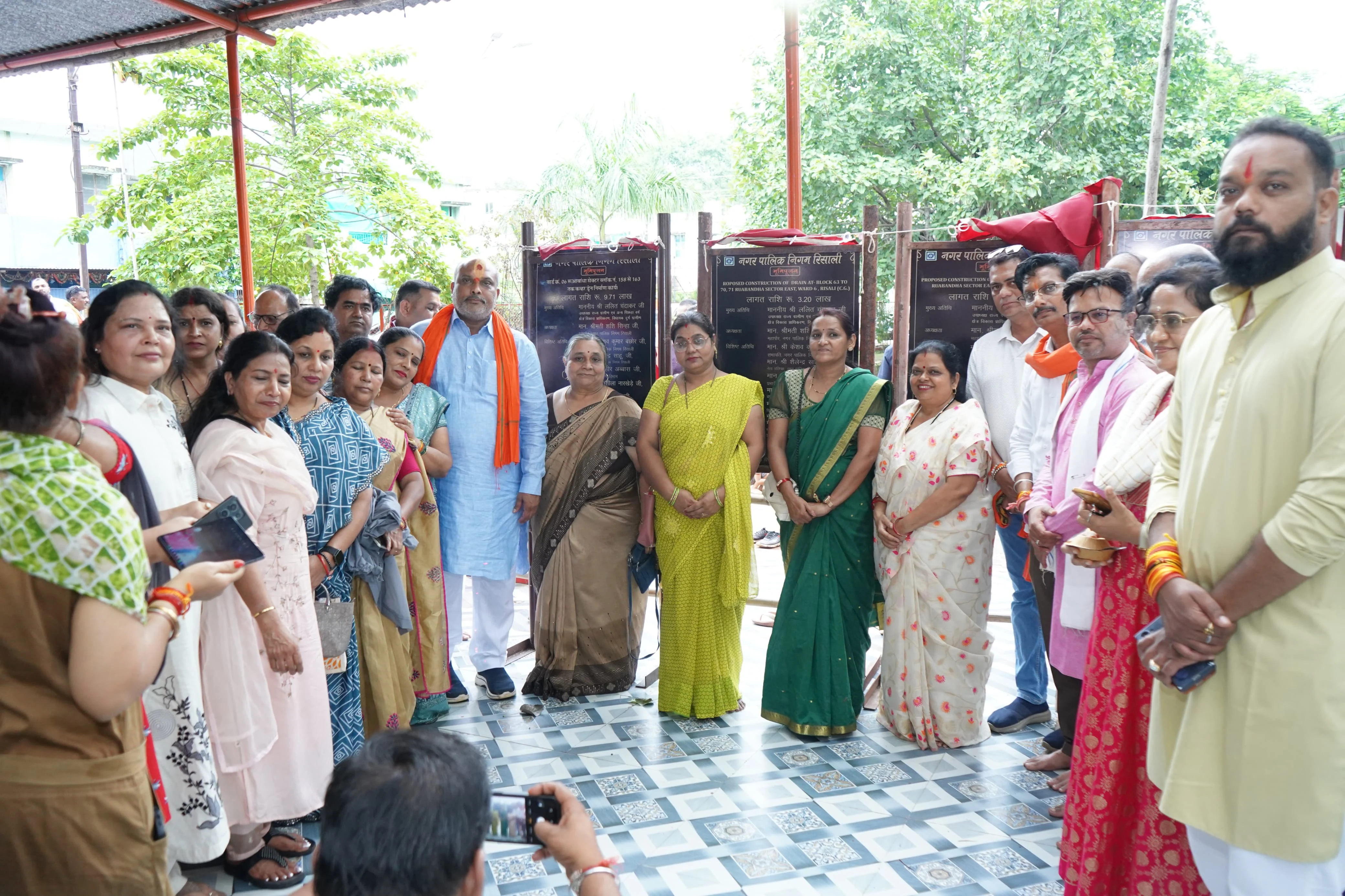 रूआबांधा सैक्टर वार्ड 06 में 37.67 लाख रुपये के विकास कार्यों का विधायक ललित चंद्राकर ने किया भूमिपूजन