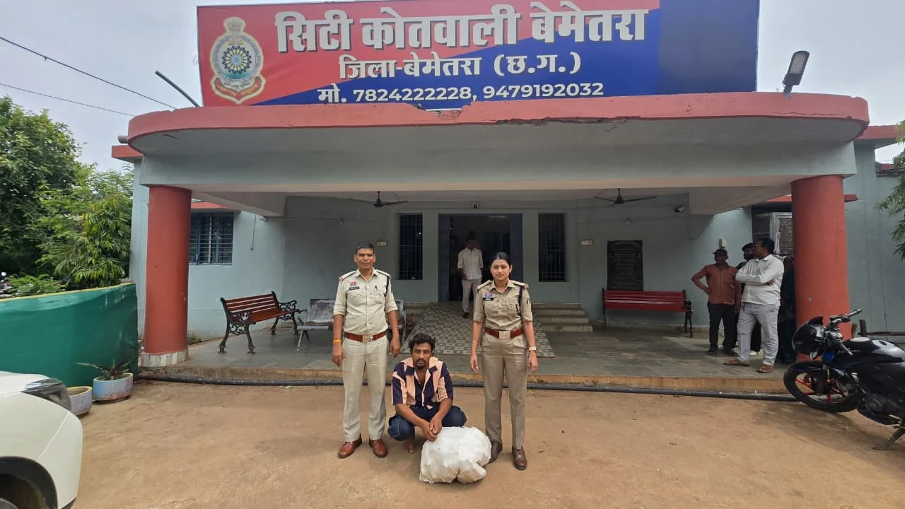 आबकारी एक्ट के मामले में 130 पौवा देशी मशाला शराब एवं परिवहन में उपयोग मोटर साइकिल जब्त