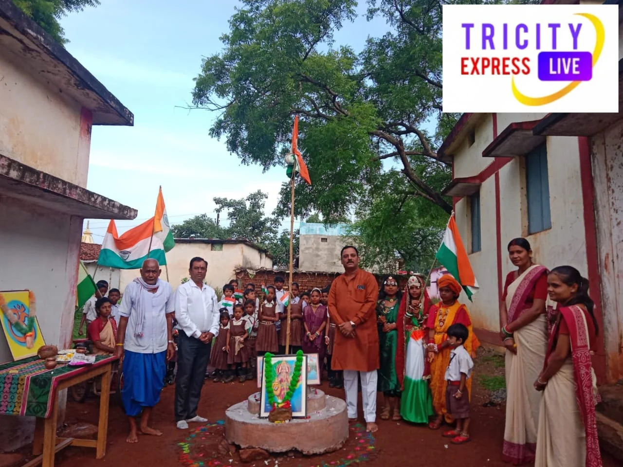 परपोड़ा और मोहभट्टा में शान से लहराया तिरंगा, सांस्कृतिक कार्यक्रम भी हुए