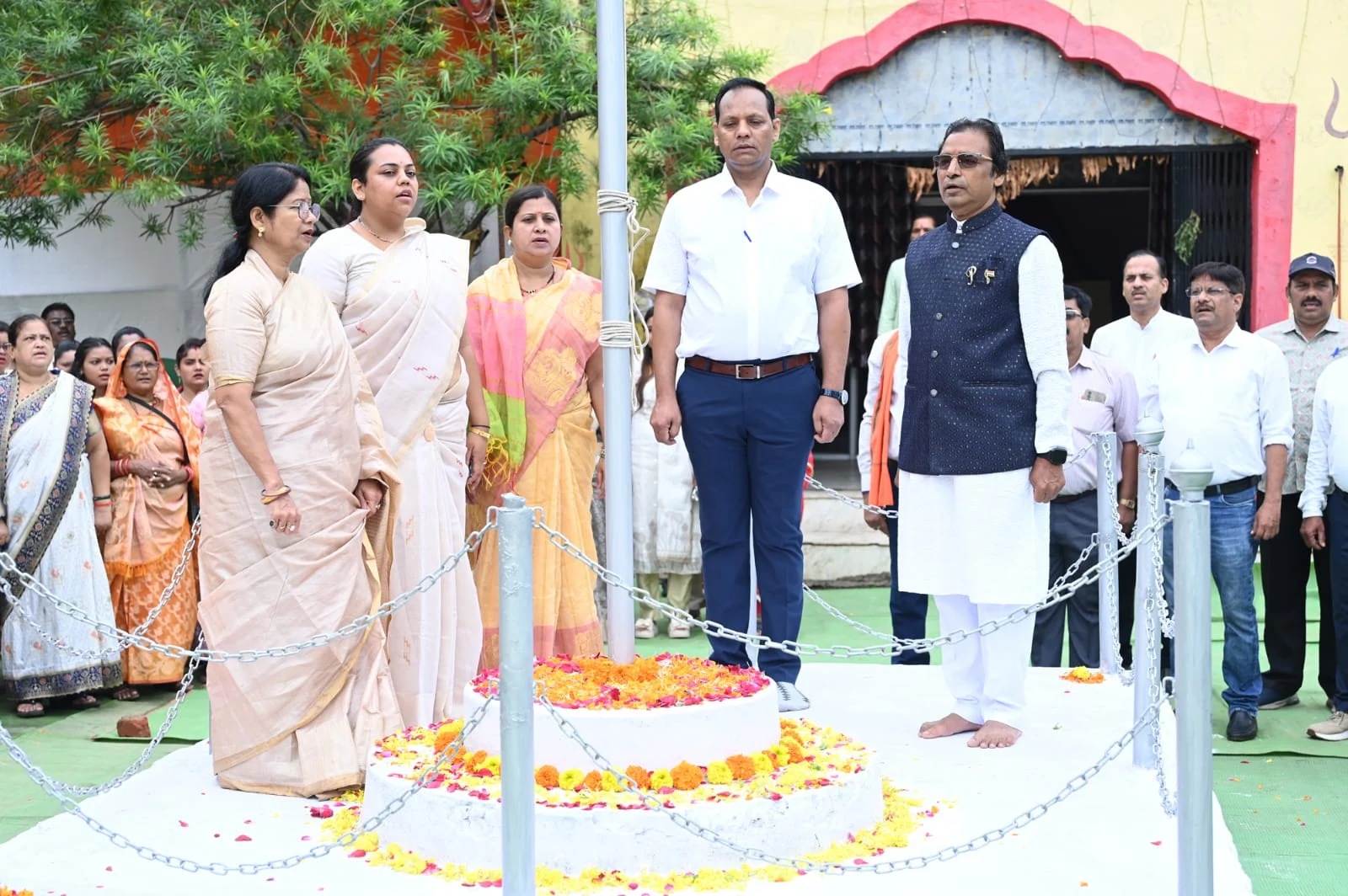 महापौर अलका बाघमार ने नगर निगम मुख्यालय में किया ध्वजारोहण, महापौर एवं आयुक्त उत्कृष्ट कार्य करने वाले अधिकारी, कर्मचारियों को प्रशस्ति पत्र देकर किया सम्मानित