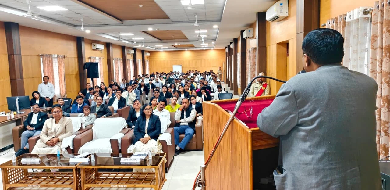 जिला न्यायालय दुर्ग में POSH Act एवं श्रम कानूनों पर जागरूकता कार्यशाला: सुरक्षित कार्यस्थल की दिशा में साझा ज़िम्मेदारी का संदेश