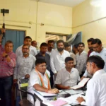 खाद की किल्लत को लेकर कांग्रेस जिलाध्यक्ष राकेश ठाकुर ने भाजपा सरकार पर साधा निशाना, सहकारी समितियों के दौरे के दौरान किसानों से की चर्चा