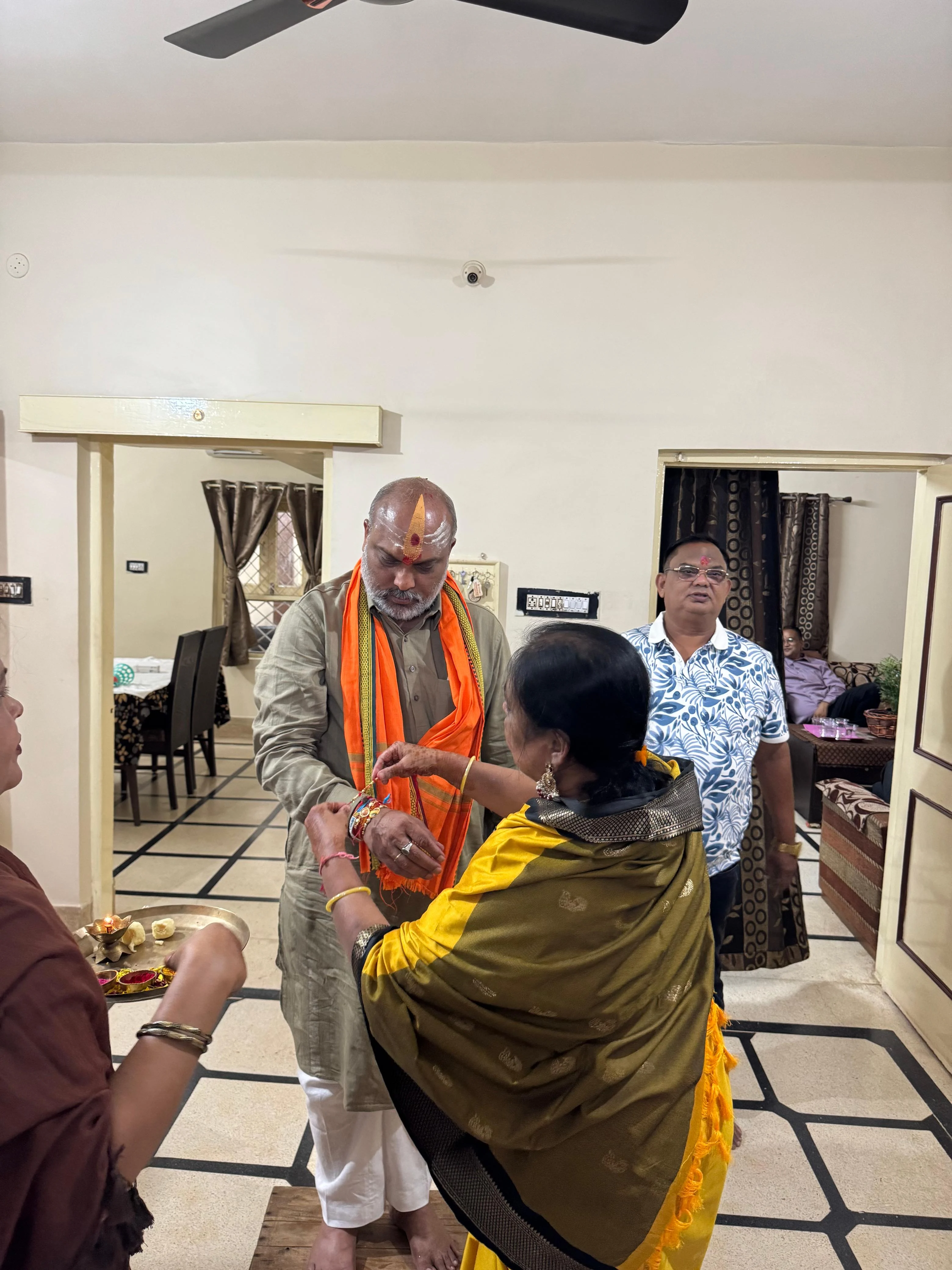 रक्षाबंधन पर स्नेह, विश्वास और अपनापन का उत्सव, विधायक ललित चंद्राकर एवं अशोक चंद्राकर को बहनों ने बांधी राखी