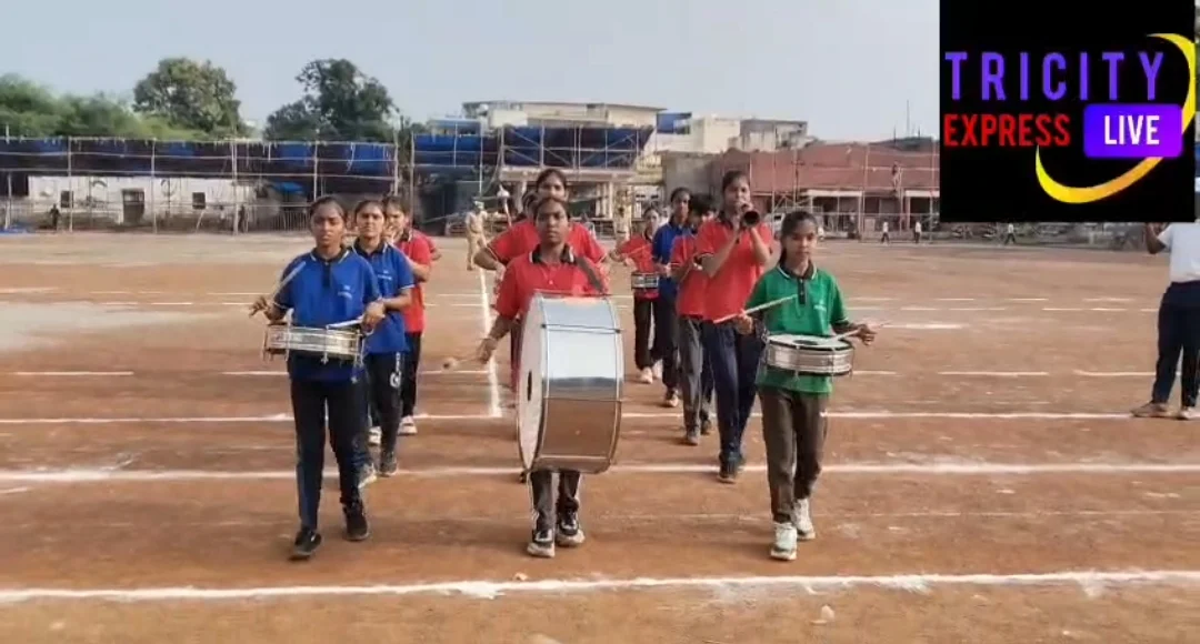 पुलिस अधीक्षक बेमेतरा त्रिलोक बंसल ने सलामी परेड का किया निरीक्षण