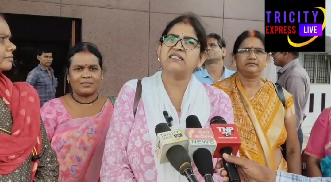  चारों ब्लॉक के मितानिन कोऑर्डिनेटर जिला कलेक्ट्रेट पहुंचे, लगाए गए आरोप पर दी प्रतिक्रिया