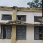 जर्जर तहसील भवन में टपकती छत, रिकॉर्ड भी खतरे में, बारिश में अधिकारियों के कक्ष और रिकॉर्ड रूम में भर रहा पानी, अधिवक्ता संघ ने मरम्मत की उठाई मांग