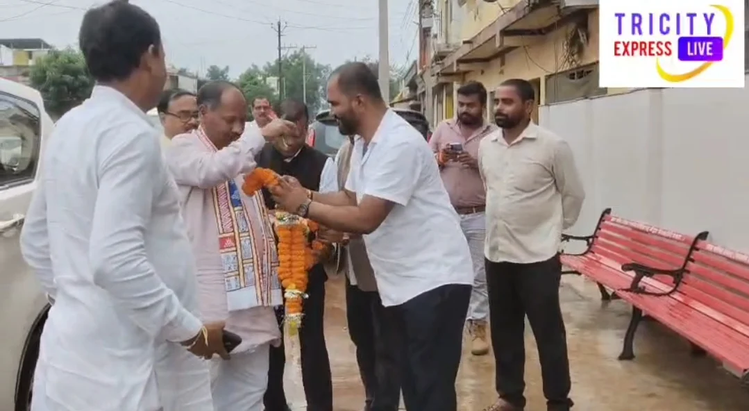 बेमेतरा विधायक दीपेश साहू के निवास स्थान में भाजपा के संगठन महामंत्री पवन साय पहुंचे 