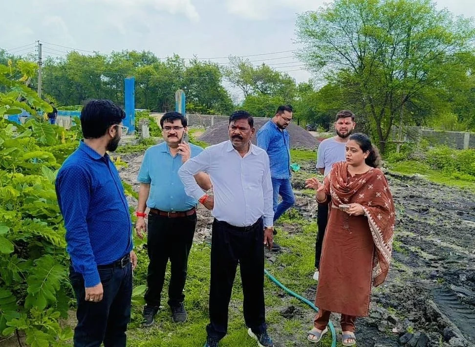 डॉग हाउस एवं एबीसी सेंटर का निरीक्षण डॉग हाउस एवं एबीसी सेंटर का लोक कर्म प्रभारी देव नारायण चन्द्राकर ने किया निरीक्षण