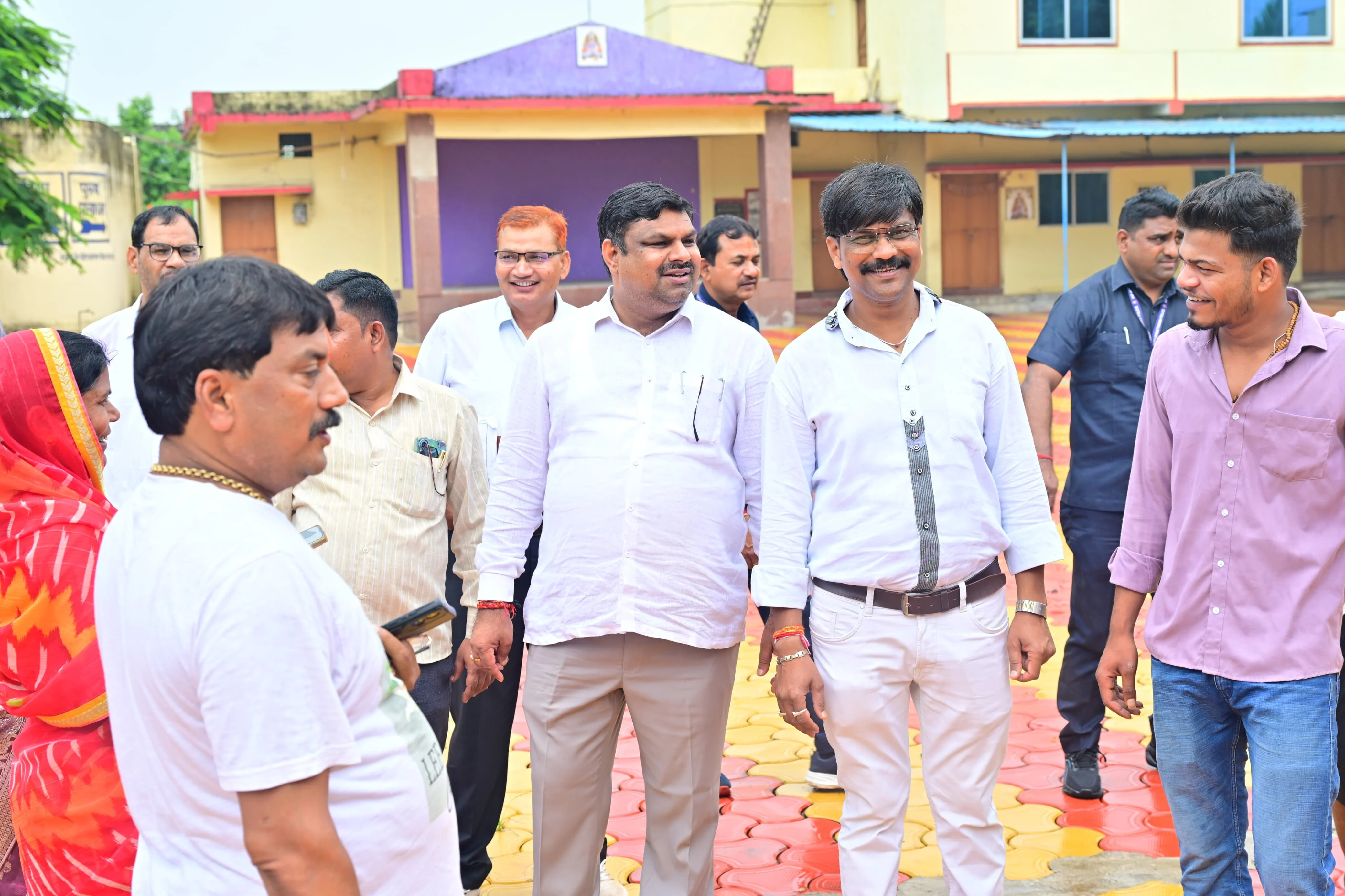 पोटियाकला में विकास कार्यों को मिली गति, मंत्री गजेन्द्र यादव ने किया निरीक्षण, सद्गुरु कबीर सत्संग भवन में ₹15 लाख की लागत से पेवर ब्लॉक का कार्य पूर्ण