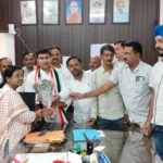 नगर निगम आयुक्त लीना कोसम से मिले शहर कांग्रेस अध्यक्ष धीरज बाकलीवाल, नेता प्रतिपक्ष संजय कोहले - शहर की बदहाल व्यवस्था पर सौंपा ज्ञापन