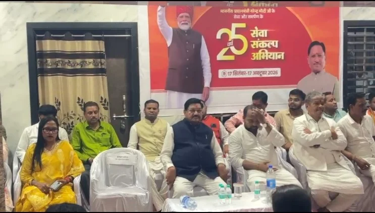 माता भद्रकाली मंदिर परिसर 11,101 दीयों की रोशनी से जगमगाया: प्रधानमंत्री के चिरायु, दीर्घायु, शतायु जीवन की हुई कामना