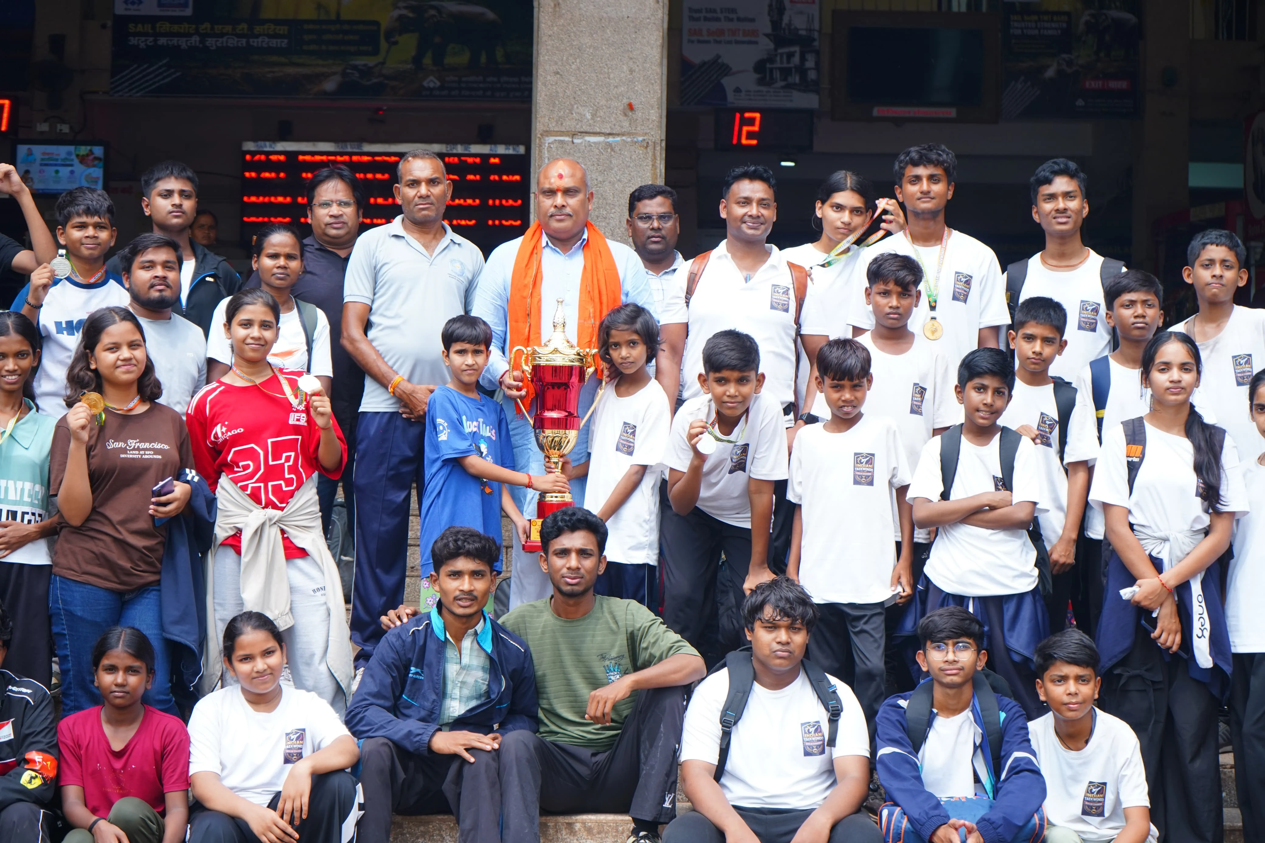 21वीं राज्य स्तरीय ताइक्वांडो प्रतियोगिता में दुर्ग जिले ने मारी बाजी, प्रदेश में बना उपविजेता – विधायक ललित चंद्राकर जी ने दुर्ग रेलवे स्टेशन पर किया खिलाड़ियों का स्वागत