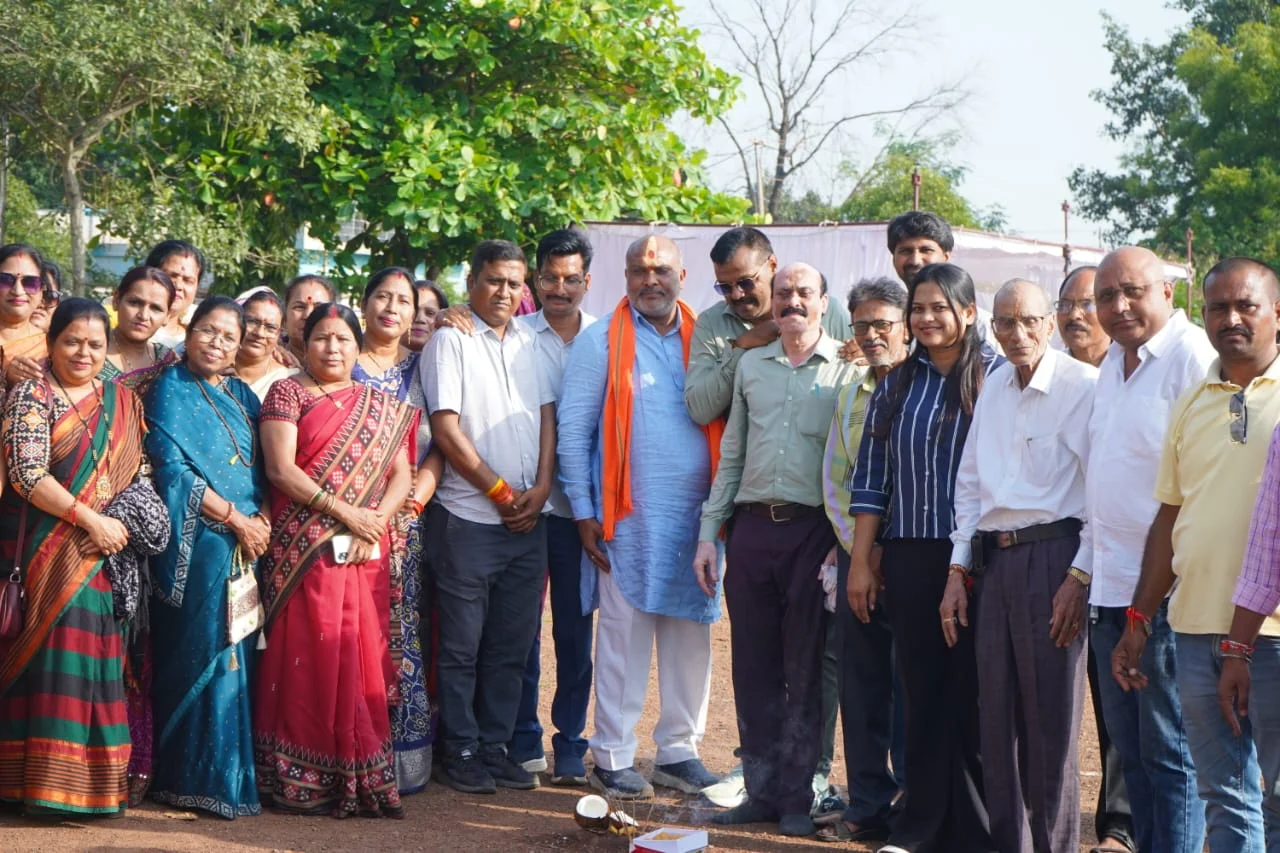 2 करोड़ रु की लागत से संवरेगा रिसाली दशहरा मैदान – दुर्ग ग्रामीण विधायक श्री ललित चंद्राकर जी ने विधिवत भूमिपूजन कर रखी आधारशिला