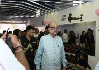 राज्यपाल रमेन डेका ने द प्राइम जिम का भव्य उद्घाटन किया और भद्रकाली मंदिर बेमेतरा में की पूजा अर्चना