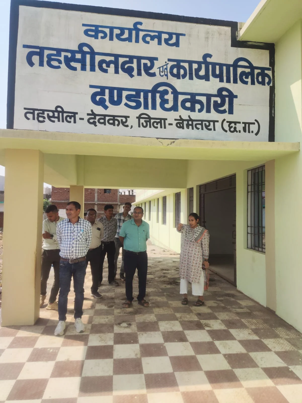 कलेक्टर ने साजा, देवकर एवं परपोड़ी का किया निरीक्षण, कहा – गिरदावरी में लापरवाही बर्दाश्त नहीं