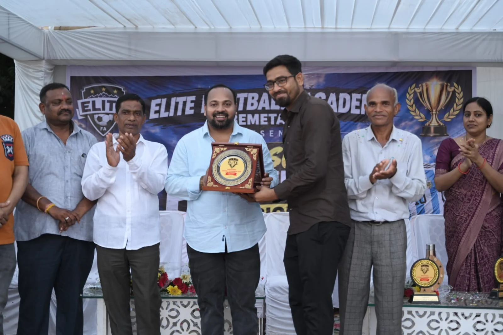 पीजी कॉलेज बेमेतरा में अंतर-विद्यालय फुटबॉल टूर्नामेंट का समापन, विधायक दीपेश साहू ने किया खिलाड़ियों को पुरस्कृत