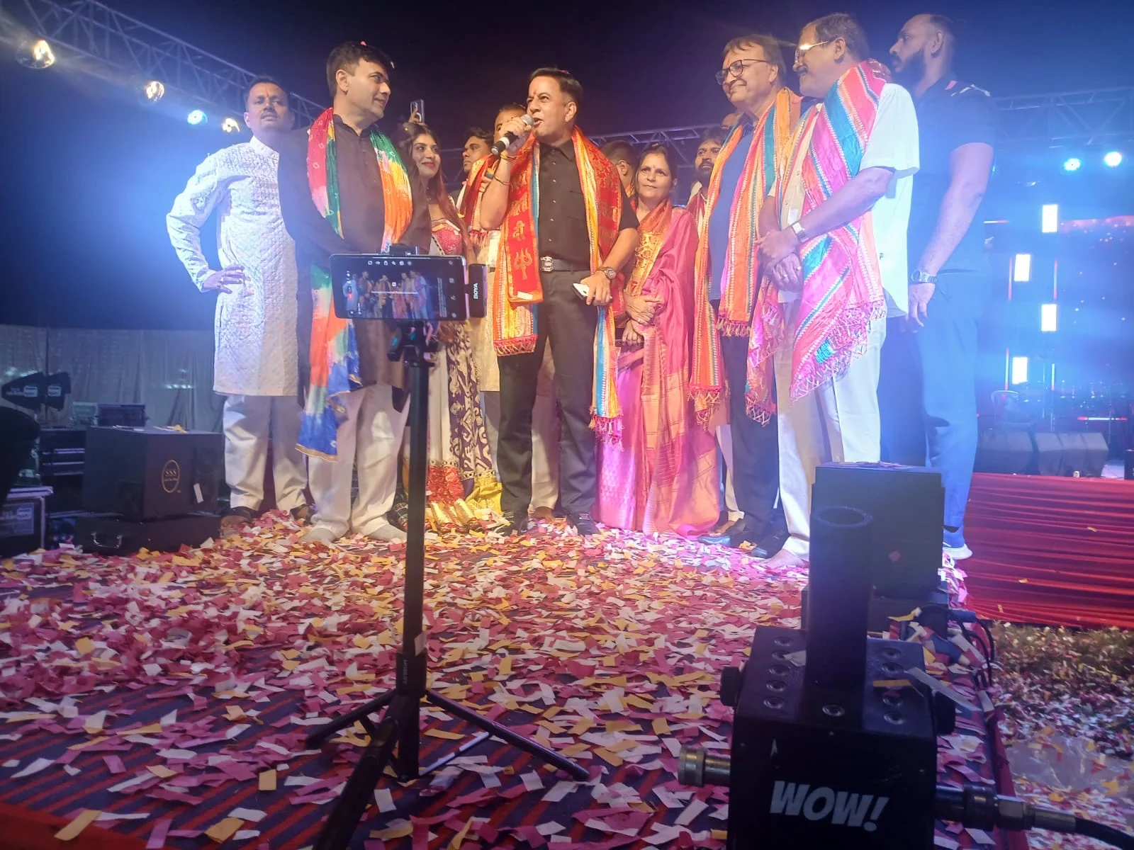 गरबा उत्सव में उमड़ा जनसैलाब, राग बैंड की प्रस्तुतियों पर जमकर थिरके श्रद्धालु, रंग-बिरंगी रोशनी, गगनचुंबी आतिशबाजी और ऐश्वर्या साहू की जोशीली एंकरिंग बनी आकर्षण का केंद्र