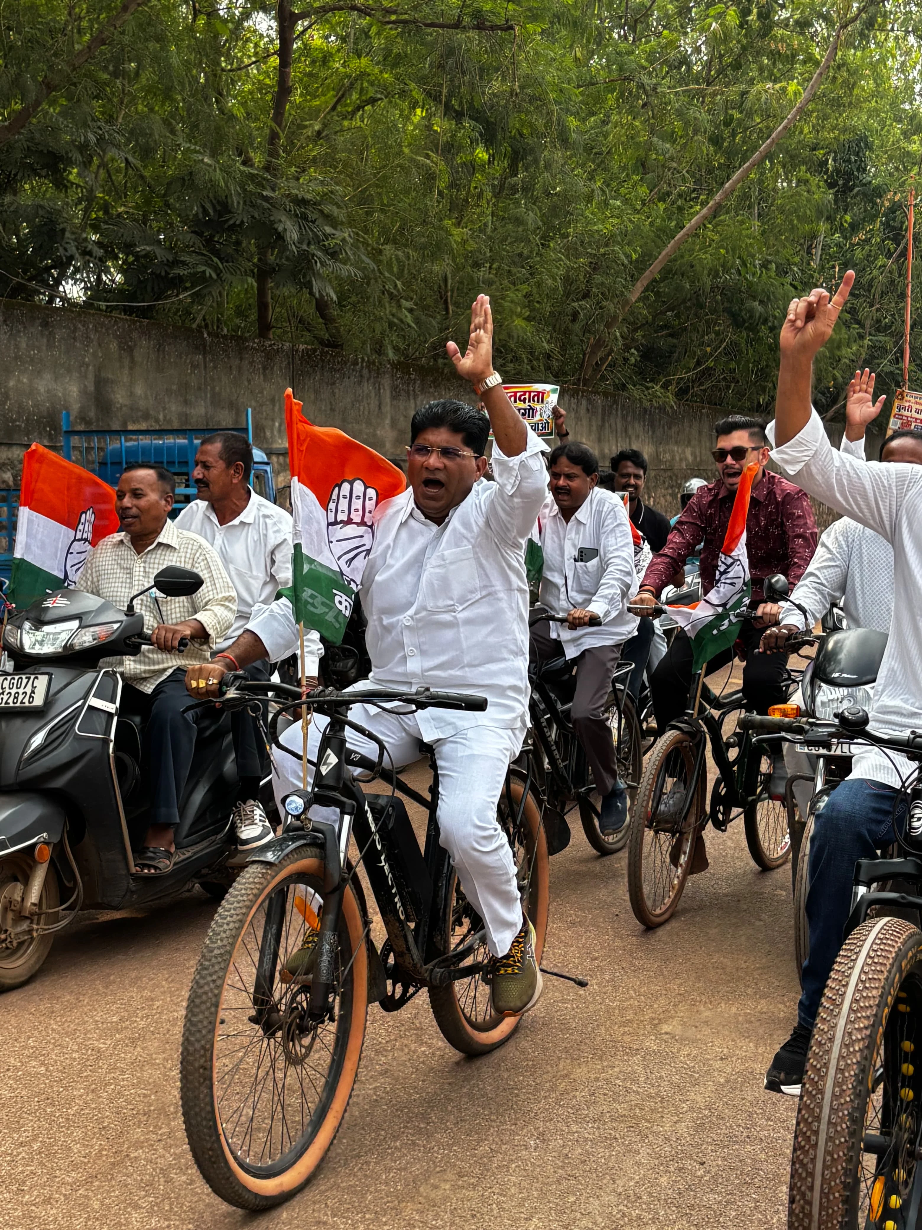 वोट चोरी के खिलाफ जामुल और भिलाई-3 चरोदा में कांग्रेस का जोरदार प्रदर्शन, ज्ञानेश कुमार के खिलाफ कार्रवाई की मांग
